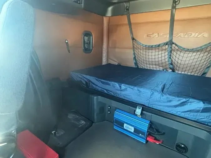 2020 Freightliner New Cascadia 126