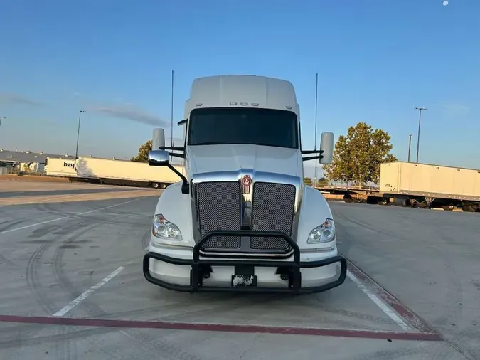 2022 Kenworth T680