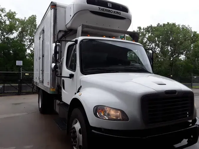 2017 FREIGHTLINER M2 106