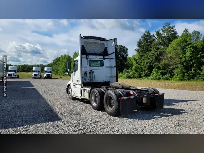 2018 Volvo VNL300