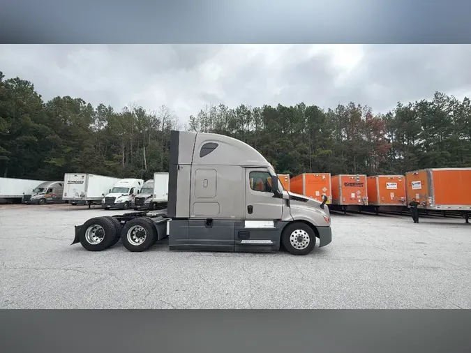 2023 Freightliner Cascadia 126