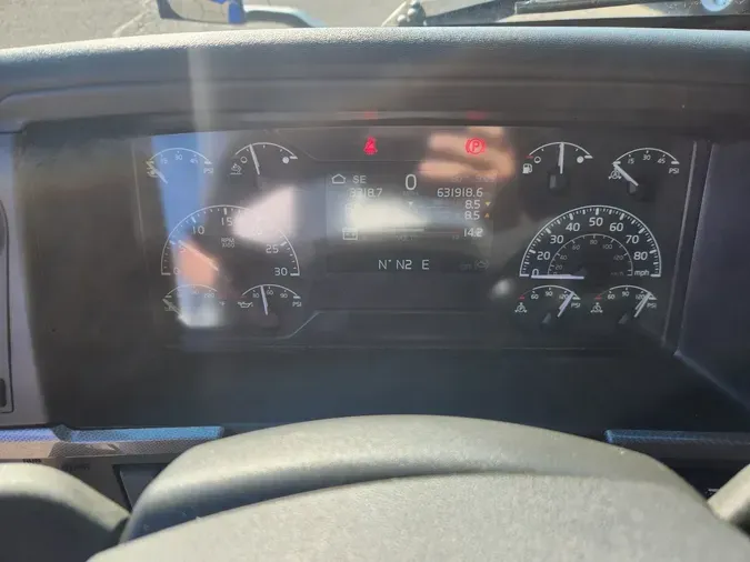 2020 VOLVO VNL760