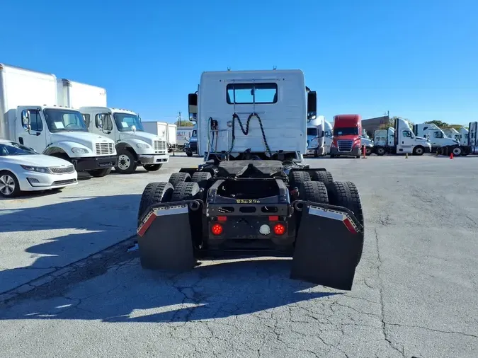 2019 VOLVO VNL64T-300