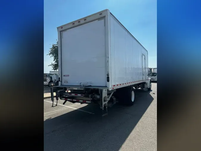 2018 FREIGHTLINER M2 106