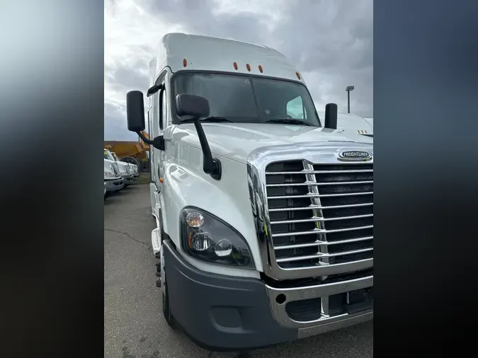 2019 FREIGHTLINER/MERCEDES CASCADIA 125