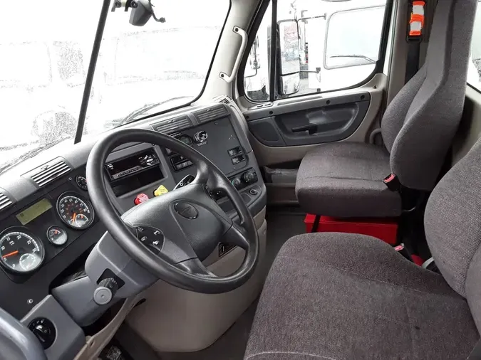 2020 FREIGHTLINER CASCADIA 125