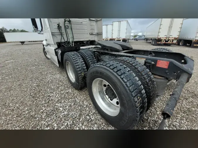 2019 Volvo VNL 740