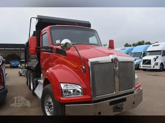 2017 KENWORTH T880