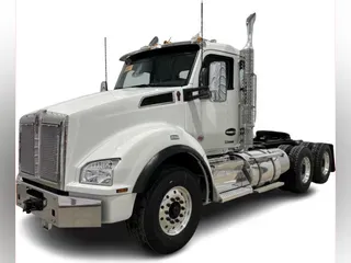 2027 Kenworth T880