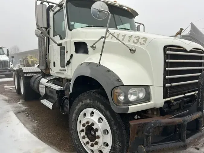 2012 MACK GRANITE GU713