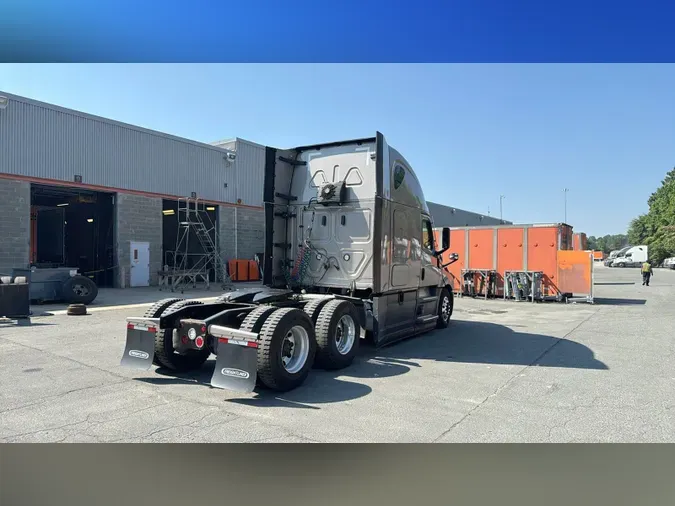 2023 Freightliner Cascadia 126