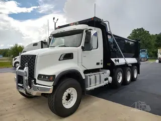 2024 VOLVO VHD84F300