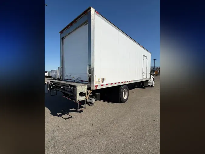 2016 FREIGHTLINER/MERCEDES M2 106