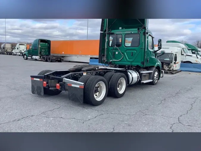 2020 Freightliner Cascadia 126