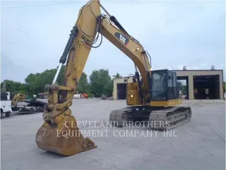 2015 CATERPILLAR 335