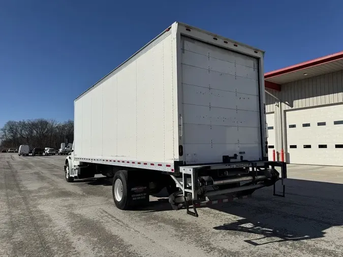 2018 Freightliner M2 106