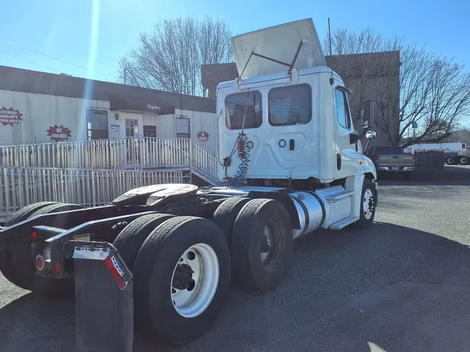 2019 FREIGHTLINER/MERCEDES CASCADIA 125