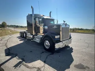 2024 Kenworth W900