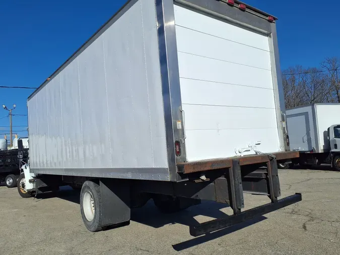 2017 FREIGHTLINER/MERCEDES M2 106