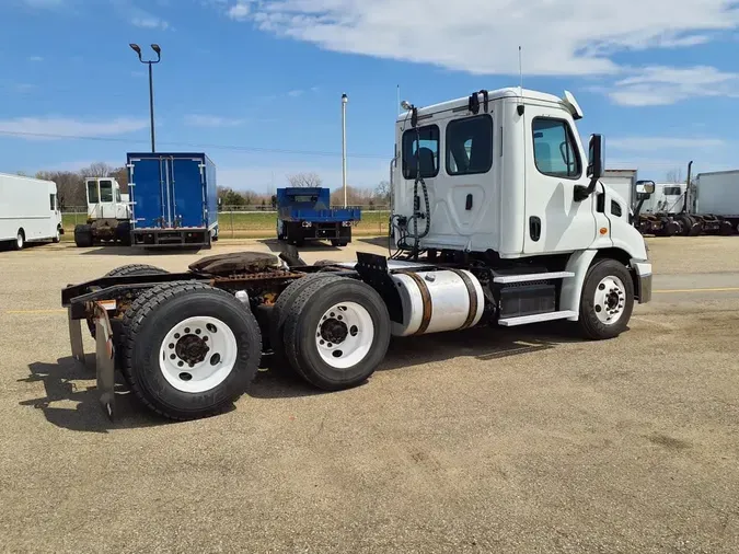 2018 FREIGHTLINER/MERCEDES CASCADIA 113