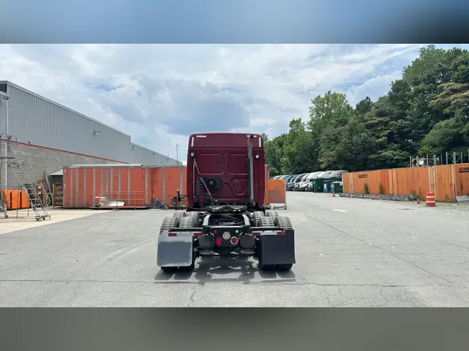 2020 Freightliner Cascadia 126