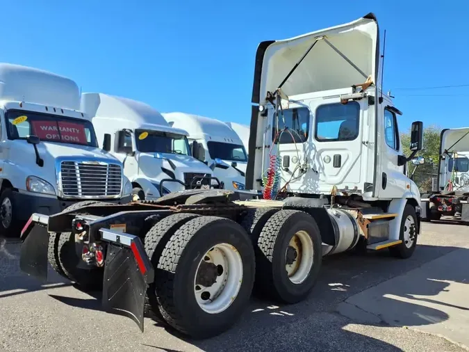 2017 FREIGHTLINER/MERCEDES CASCADIA 113