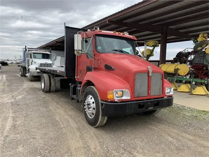 2000 KENWORTH T300