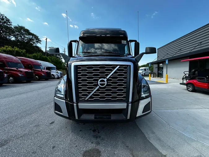 2021 Volvo VNL64T760