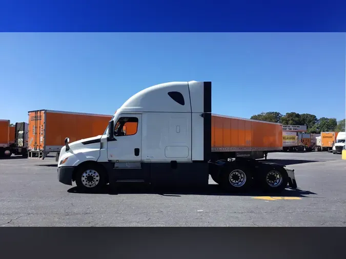 2022 Freightliner Cascadia 12668112abb011edfeea66f5b37eed97fa2