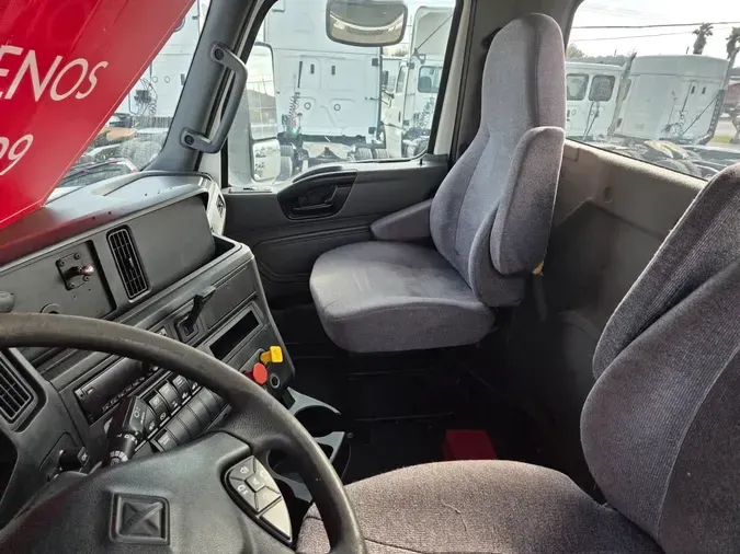 2019 NAVISTAR INTERNATIONAL LT625 DAYCAB T/A