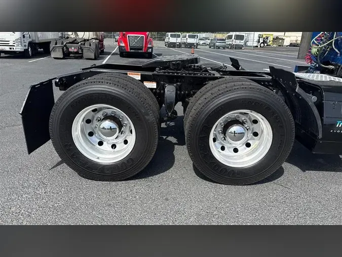 2019 FREIGHTLINER CA126