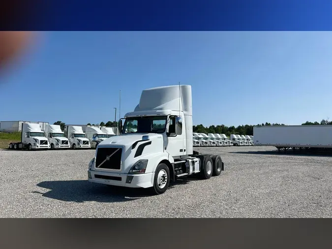 2016 Volvo VNL300