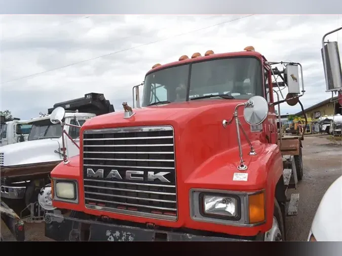 1992 MACK CH613