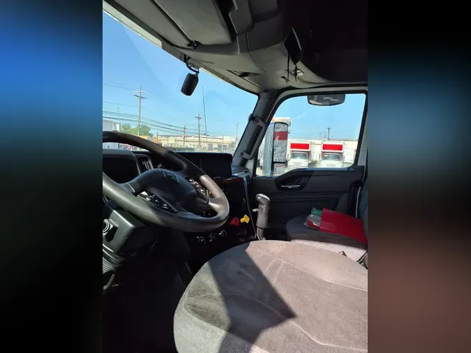 2019 NAVISTAR INTERNATIONAL LT625 SLPR CAB