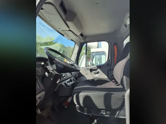 2018 FREIGHTLINER/MERCEDES M2 106681baf6b6f8298fa94c5262d5058851c