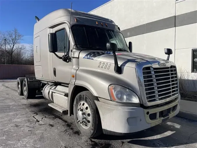 2015 FREIGHTLINER CASCADIA