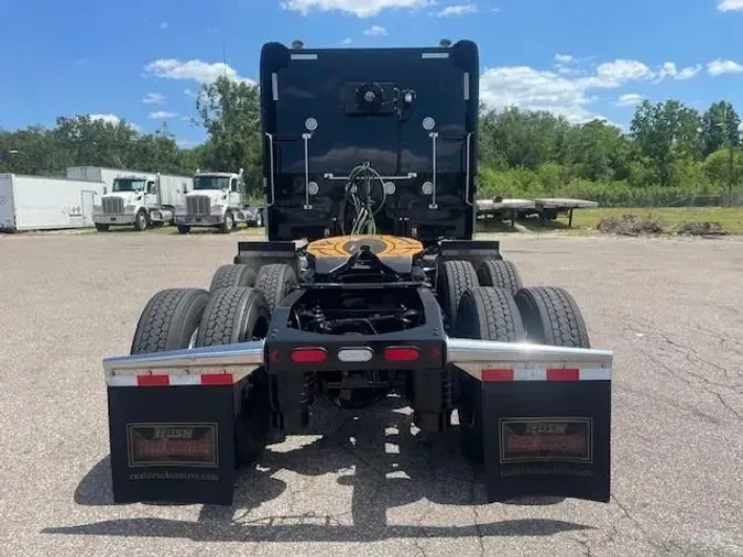 2022 Peterbilt 389
