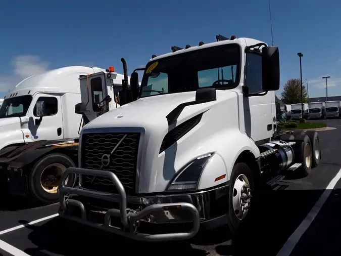 2019 VOLVO VNL64T-30068210aeab36b17411e2f9f3f8f5d91e1
