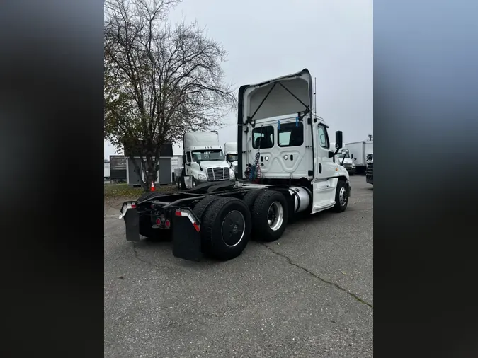 2019 FREIGHTLINER/MERCEDES CASCADIA 125