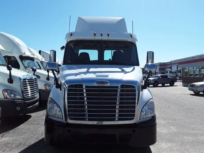 2017 FREIGHTLINER/MERCEDES CASCADIA 113