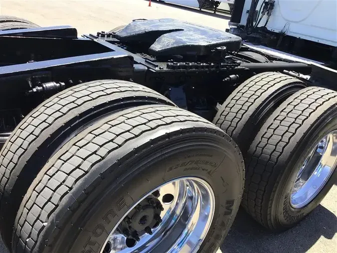2022 FREIGHTLINER CA126