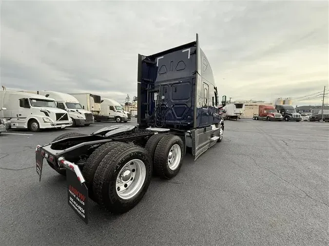 2021 FREIGHTLINER CA126