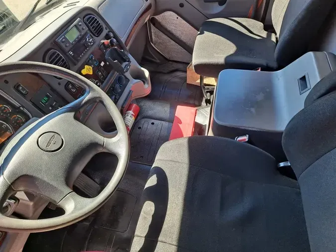 2019 FREIGHTLINER/MERCEDES M2 1066830cc7e620fe946da466f23e3396652