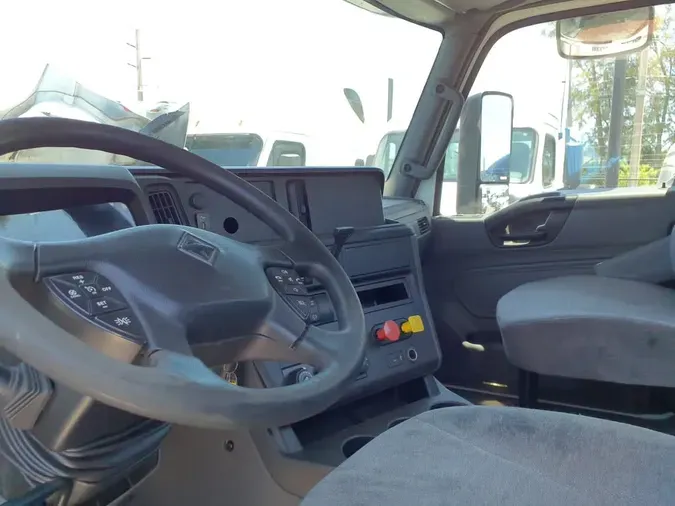 2019 NAVISTAR INTERNATIONAL RH613 DAYCAB S/A