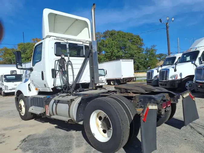 2021 NAVISTAR INTERNATIONAL LT625 DAYCAB S/A