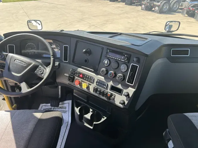 2023 Freightliner Cascadia
