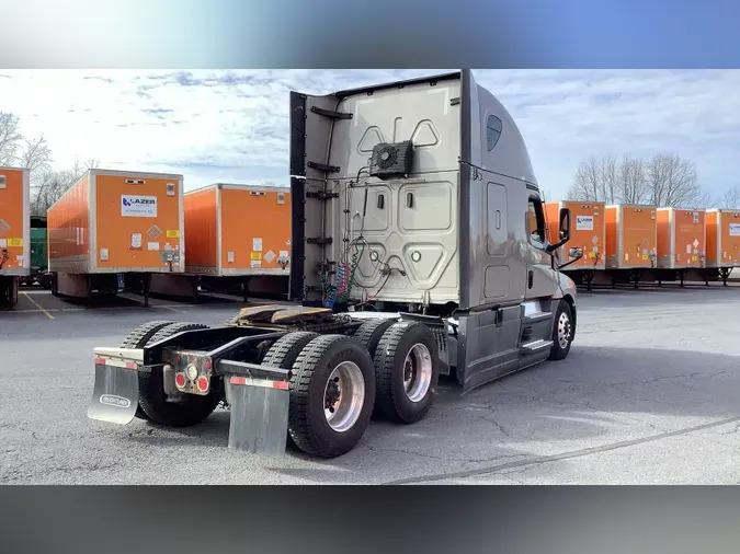 2022 Freightliner Cascadia 126