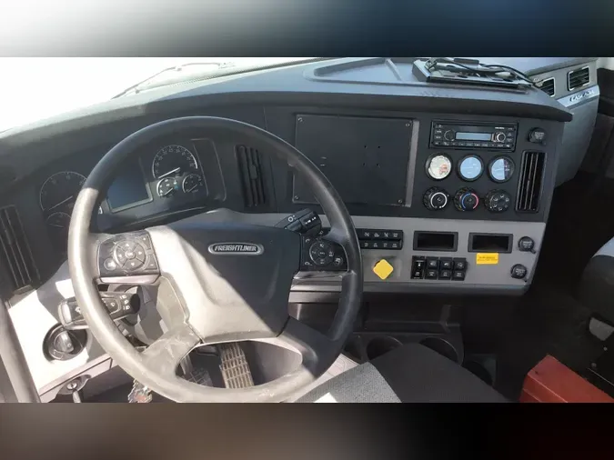 2020 Freightliner Cascadia 126