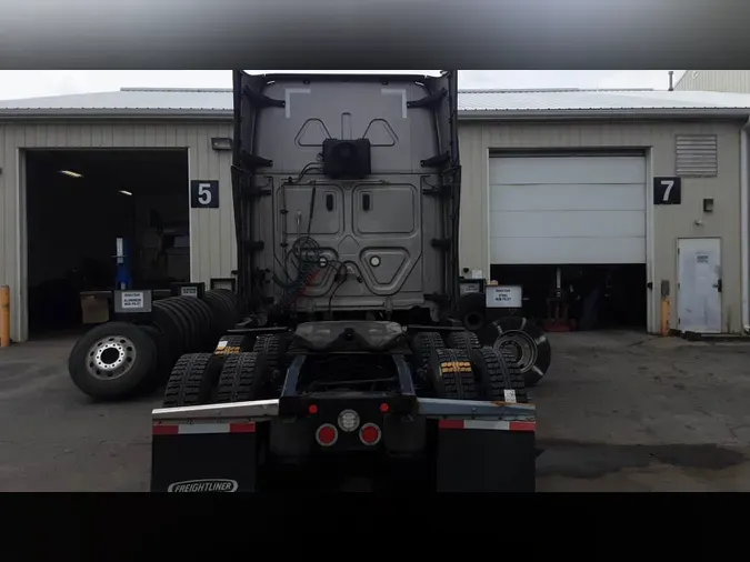 2023 Freightliner Cascadia 1266842443180680e245bc44401d5ff146e