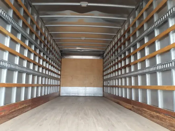 2018 FREIGHTLINER M2 106